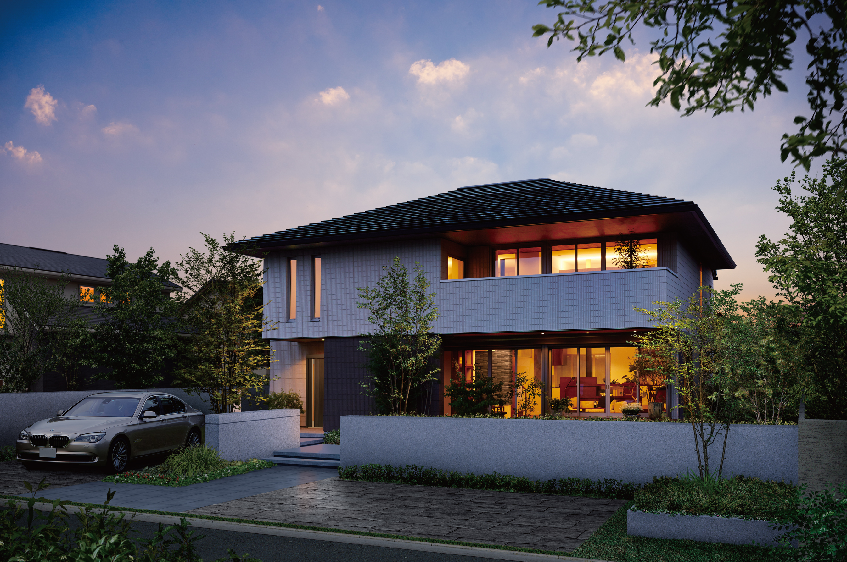 スーツを着た男女が会話をしている様子の画像